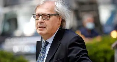Sgarbi si insedia da sindaco ad Arpino e annuncia un referendum: «Il 50% o vado via»