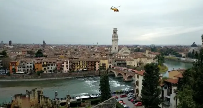 Verona, 15enne cade nell’Adige: salvato dai vigili del fuoco