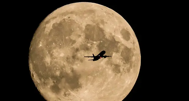 La magica luna di luglio: 5 fasi in un solo mese