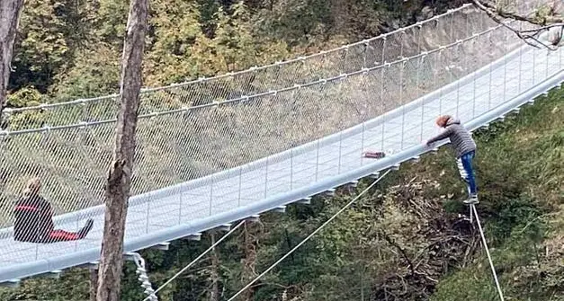 Belluno, la carabiniera salva dal suicidio una mamma