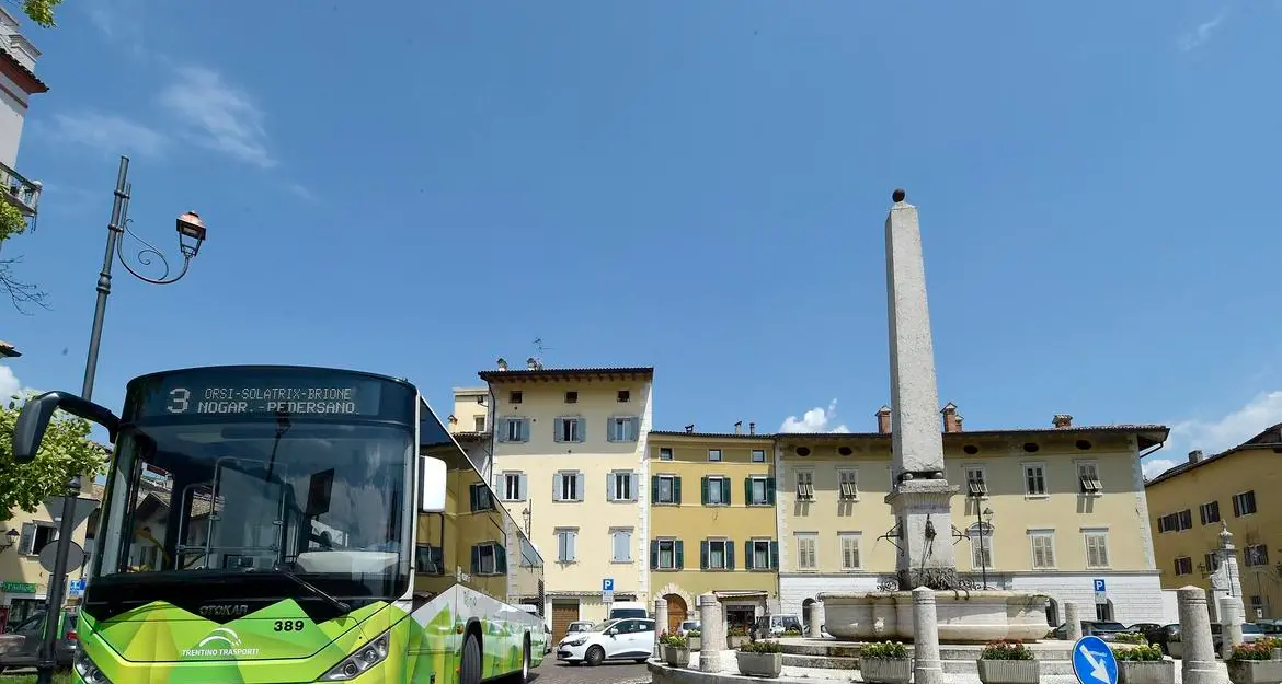 Trasporto pubblico, il biglietto a bordo? Costa 50 centesimi in più
