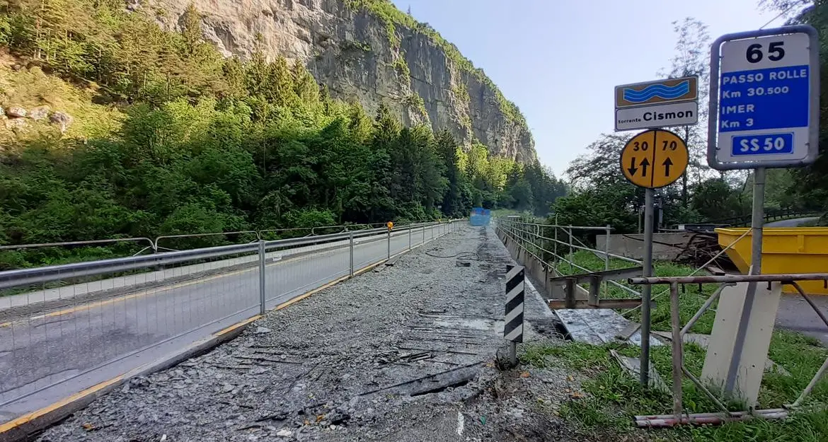 Primiero, lavori sul ponte: attenzione alla strada chiusa di notte (per 45 minuti alla volta)