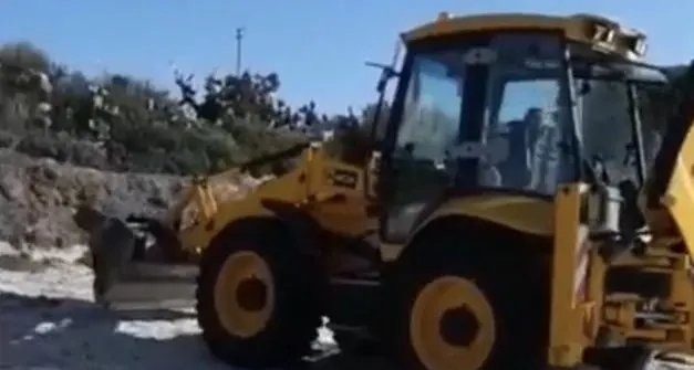 Cadine, movimenti di camion alla ex cava preoccupano i residenti