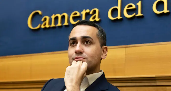 Il ministro Di Maio è fuori dal parlamento, Casini batte Sgarbi a Bologna