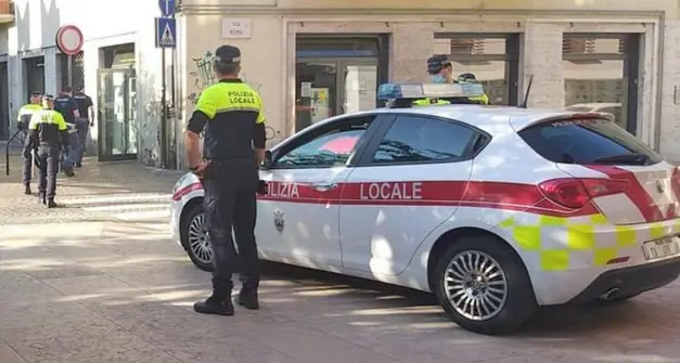 Trento, in due anni investiti 90 pedoni: aumentano i controlli della Polizia locale agli attraversamenti