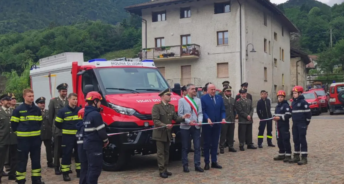 Molina di Ledro, nuova autobotte per i Vigili del Fuoco volontari