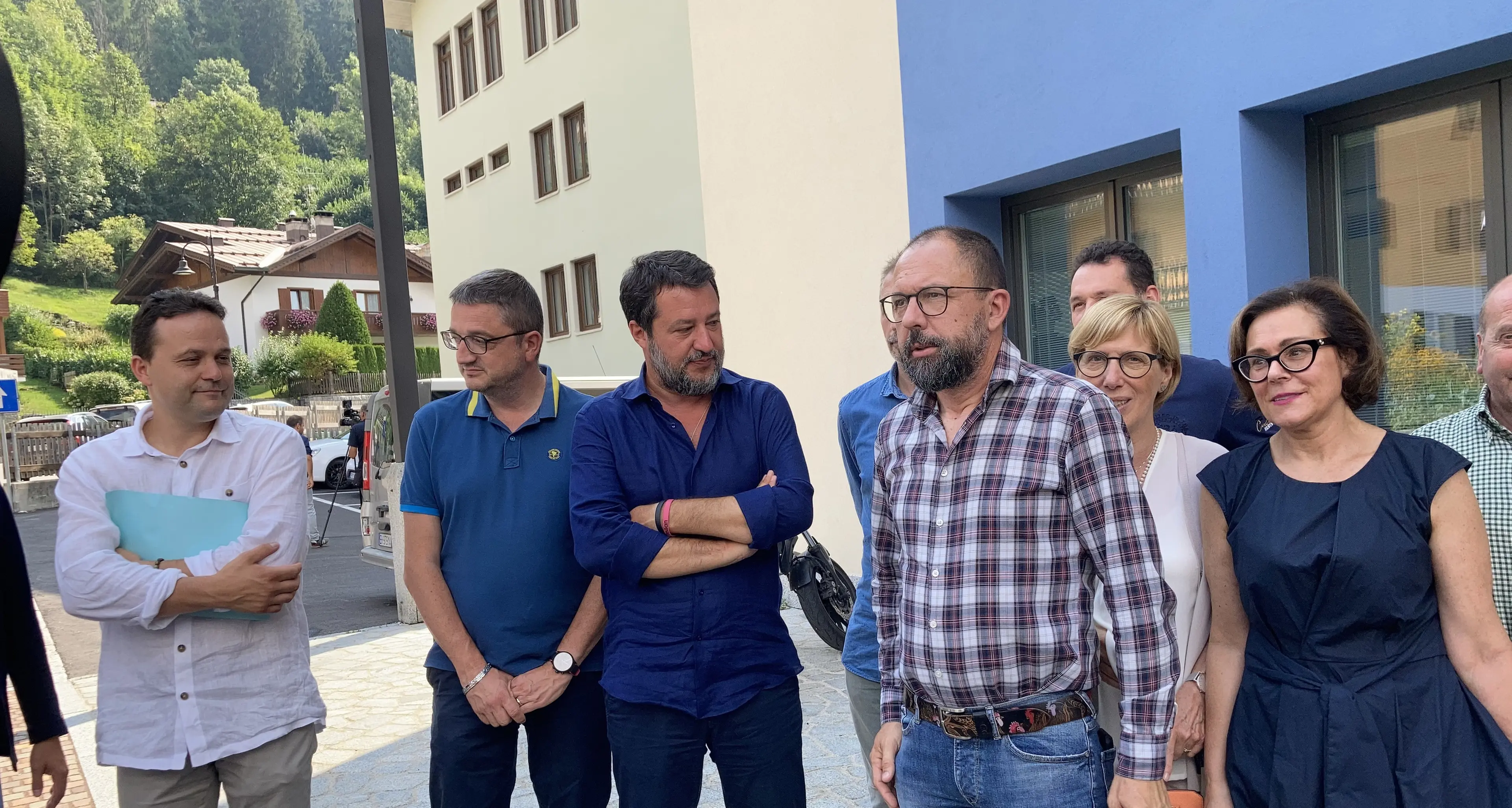 Salvini sugli orsi: «Ricollocarli, o nelle valli sarà l’uomo a estinguersi»