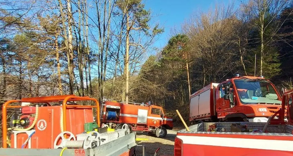 Val del Chiese, dopo una settimana il bosco continua a bruciare