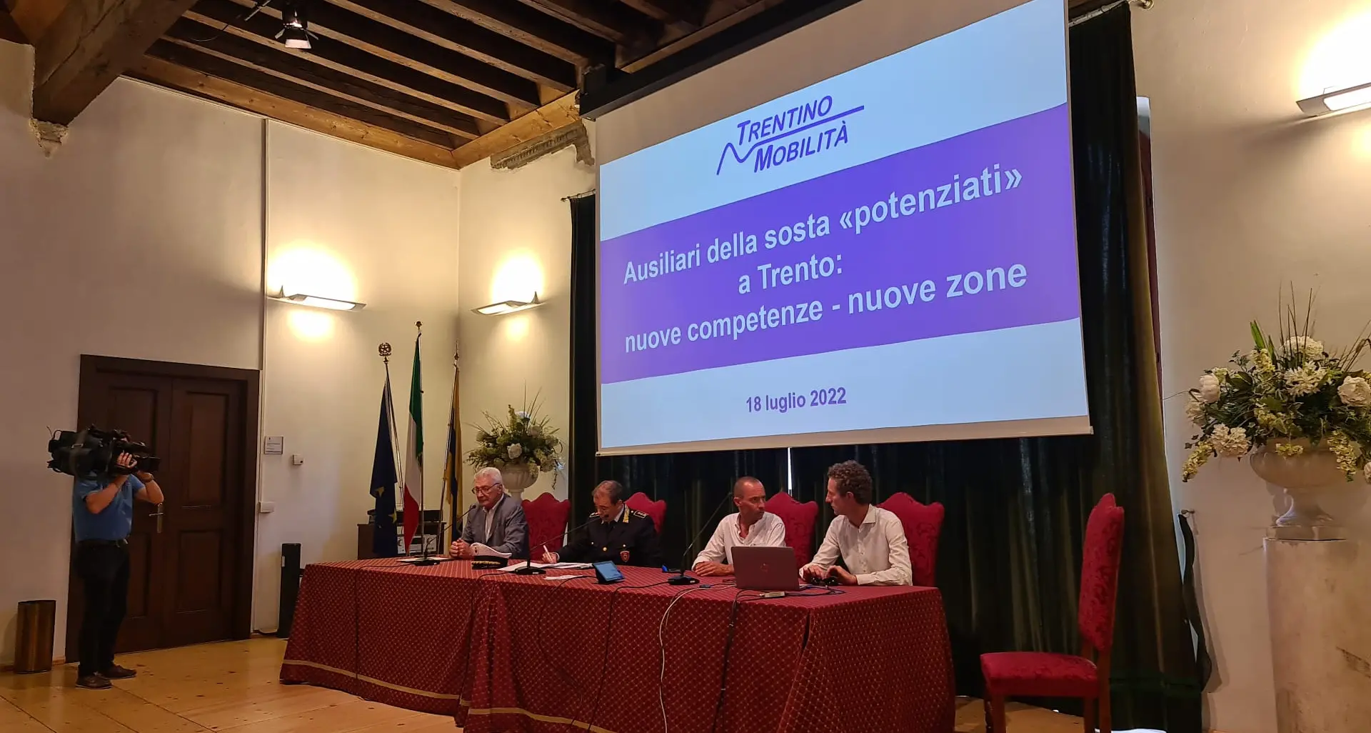 Parcheggi a Trento, gli addetti di Trentino Mobilità diventano «super controllori»