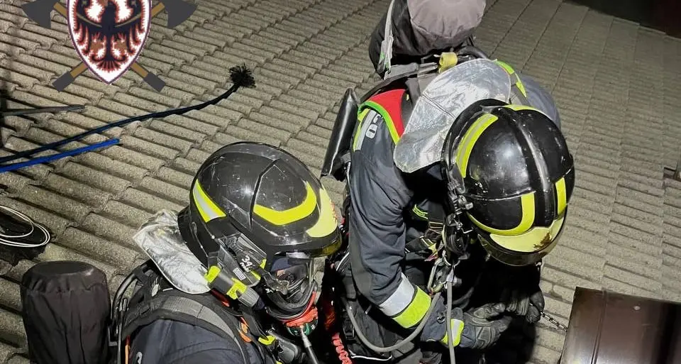 Allarme incendio a Mori: danni (per fortuna) limitati