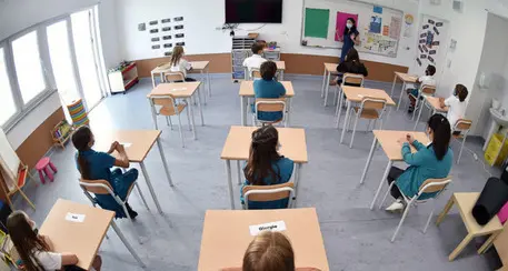 Giulia scrive a Bisesti: “Per noi un anno durissimo, non faccia terminare la scuola a fine giugno”