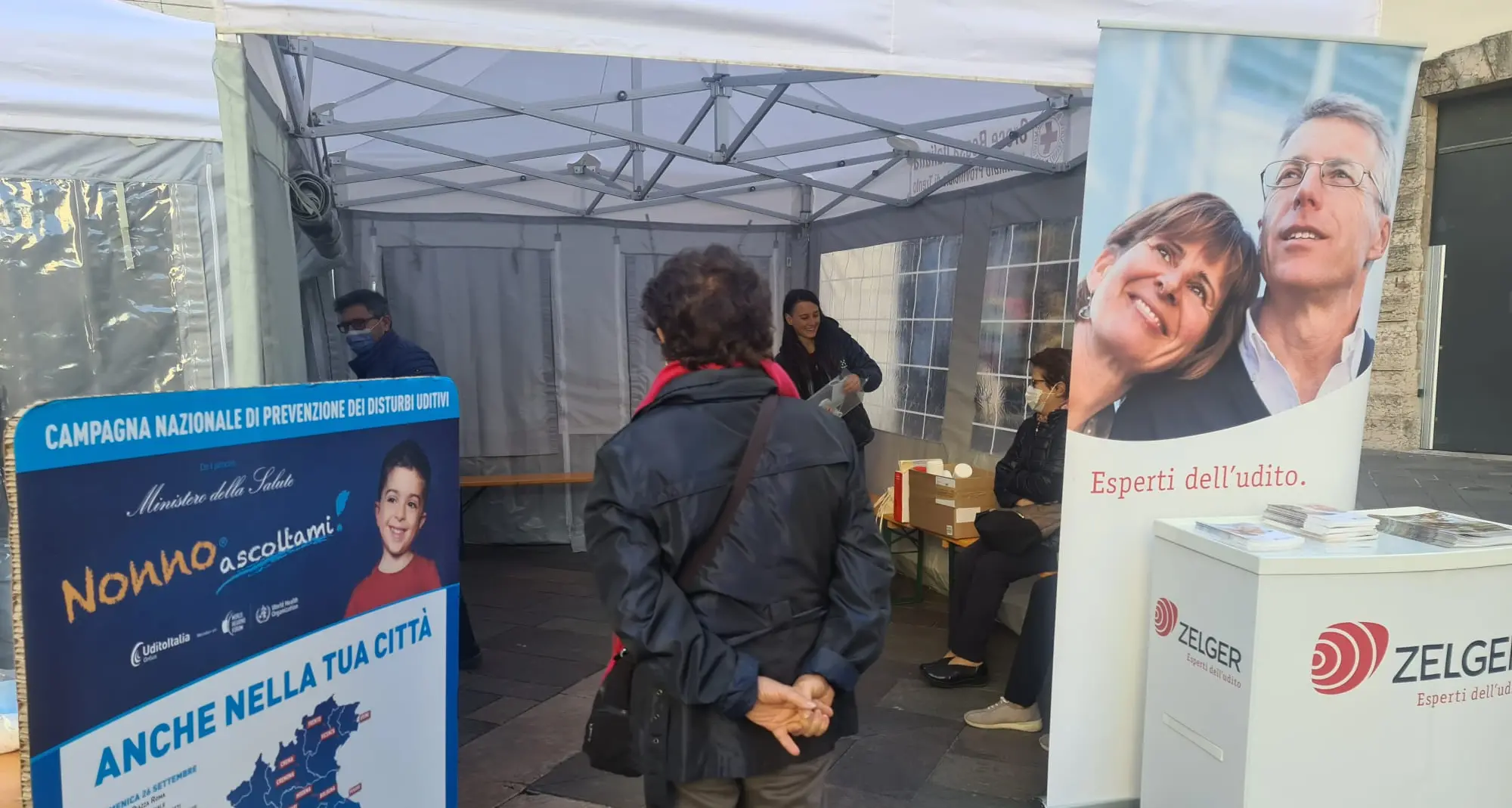 Trento, ultima domenica dedicata all’udito: gli specialisti a disposizione in piazza Lodron