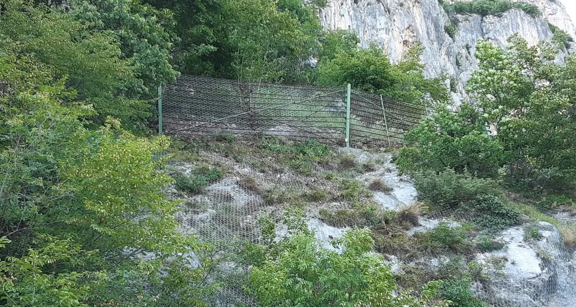 Riaperta dopo la frana la statale 421 dei Laghi di Molveno e Tenno