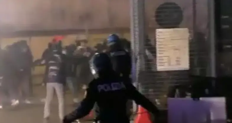 Scontri allo stadio dopo Trento-Lecco: 5 Daspo agli ultras lombardi