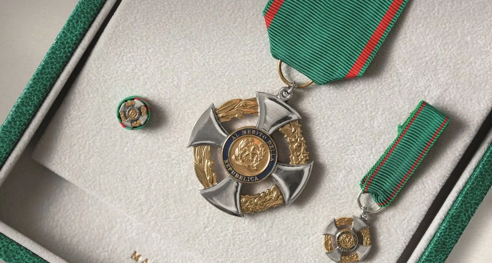 Da domani davanti al nome avranno anche il titolo: Cavaliere, Commendatore, Ufficiale. In Trentino sono 40 i premiati da Mattarella