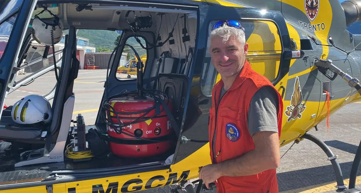 Il giallo dell’elicottero disperso: in campo anche la Protezione civile trentina