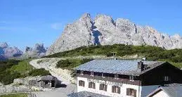 Un piano a 2000 metri davanti alle Tre Cime: il concerto di Giorgio Sini