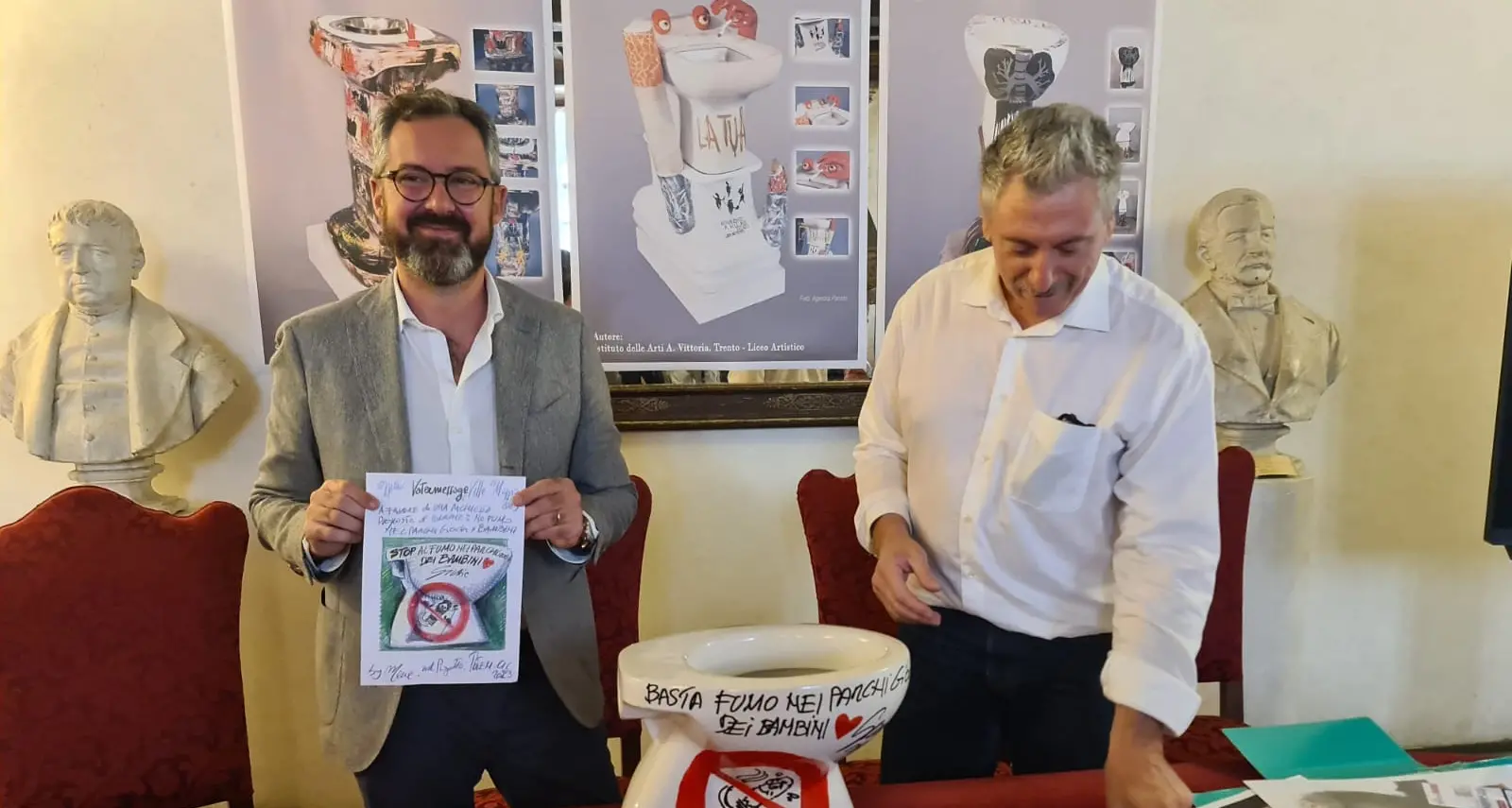 Al Comune 4 totem per la lotta contro il fumo