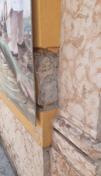 Vandali all’asilo Tambosi a Trento: «Sfregiato un pezzo di muro»