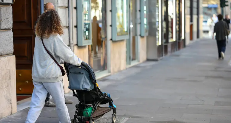 Riscritto il diritto di famiglia: 100 euro di multa per ogni giorno di ritardo negli alimenti e 200 per ogni giorno di visita negato