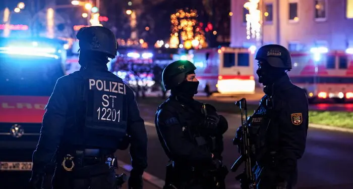 Attentato al mercatino di Natale, shock in Germania: arrestato un medico saudita 50enne