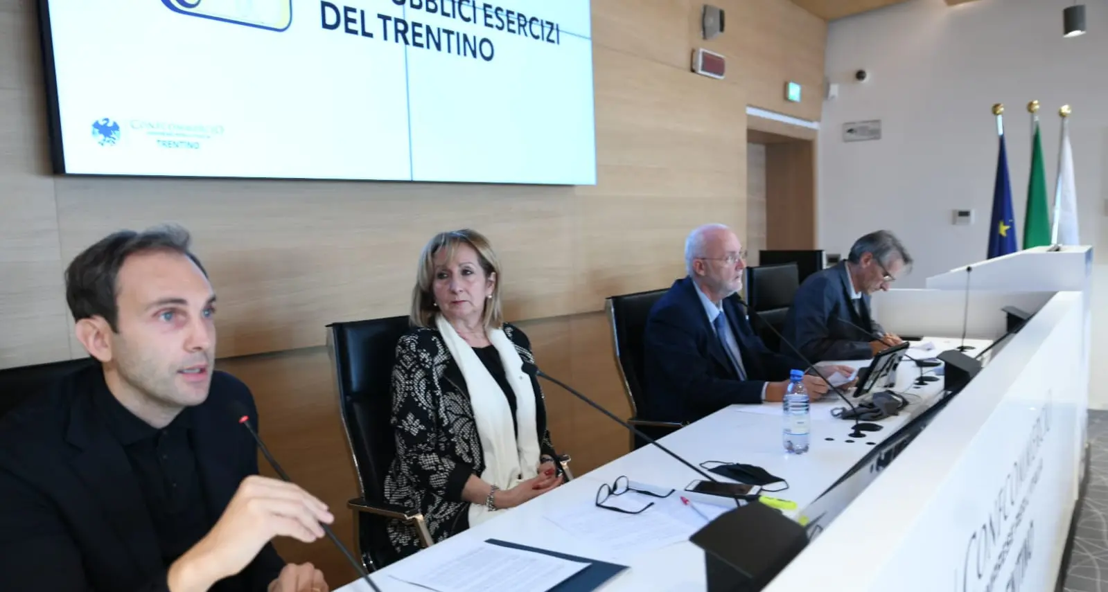 Pubblici esercizi in Trentino, la pandemia ha fatto chiudere 100 attività