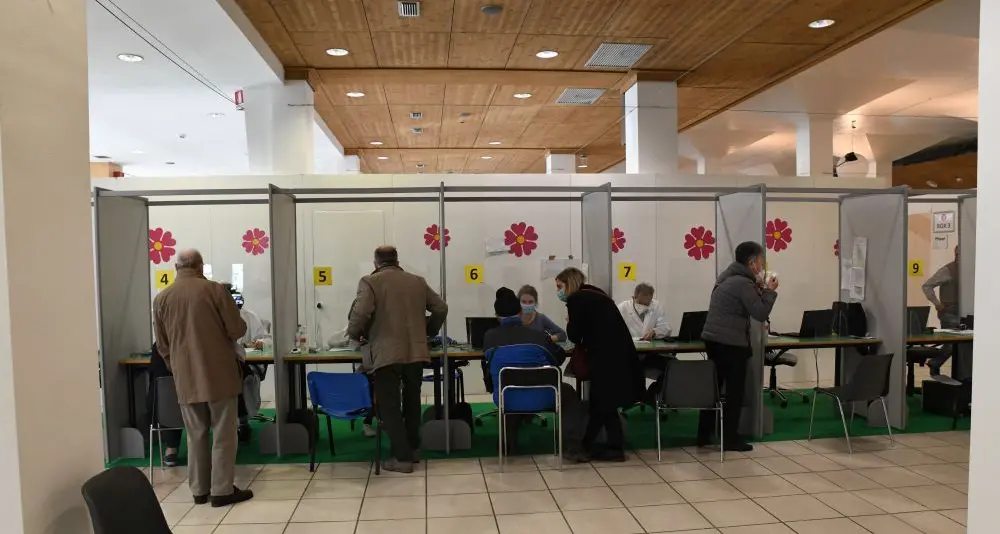 Green pass, palestre, ristoranti e visite agli amici: cosa cambia dal 26 aprile