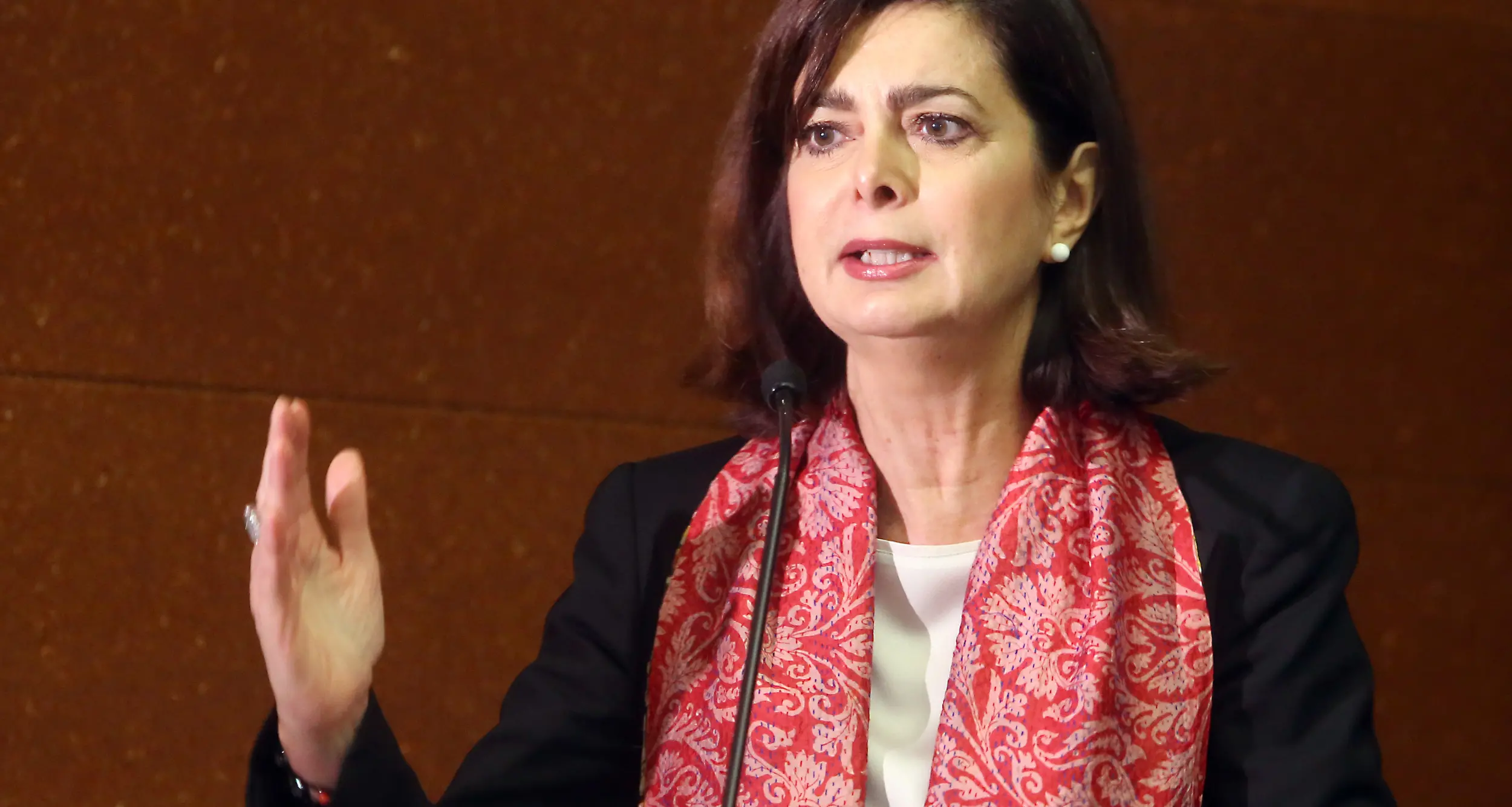 Violenza sulle donne, Laura Boldrini: «Che dice Meloni del post di Valentini?»