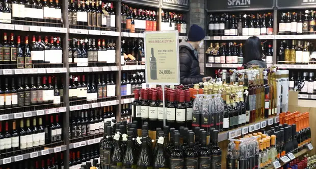 Vino che “nuoce alla salute”, Ambrosi attacca: «La decisione dell’Ue penalizzante per il Trentino Alto Adige»