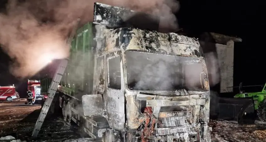 Storo: Camion con cippato in fiamme, non è esclusa l'ipotesi del dolo