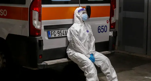 Medici e infermieri trentini esasperati: «Lavoriamo troppo, siamo a rischio “burnout”»