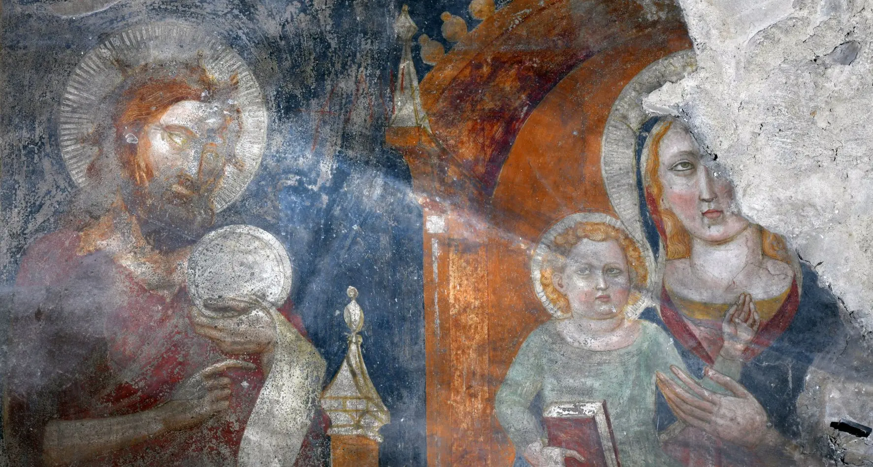 Duomo di Trento, durante i lavori di restauro scoperto un affresco del 1300