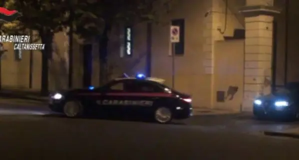 Torture e sevizie su un tredicenne, arrestati due quindicenni