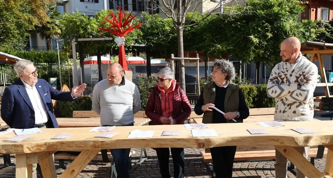 Mercatino di Natale, a Pergine si parte già oggi. Più “casette” e tutti i venerdì i negozi chiudono a tarda sera