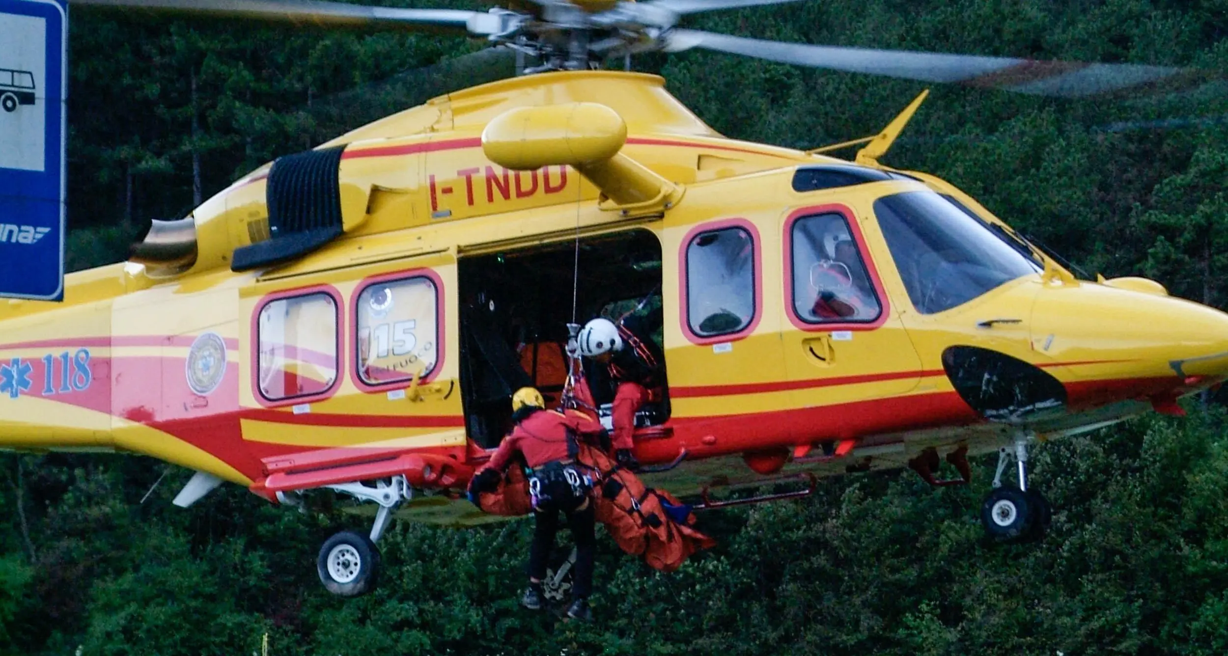 Grande dolore a Rovereto per la morte del bambino di 10 anni finito in bici contro un’auto a Civezzano