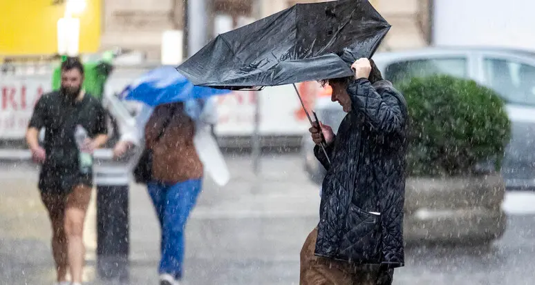 Maltempo in Trentino, l'allerta diventa arancione: dalle 18 chiusi le ciclopedonali vicini ai corsi d'acqua
