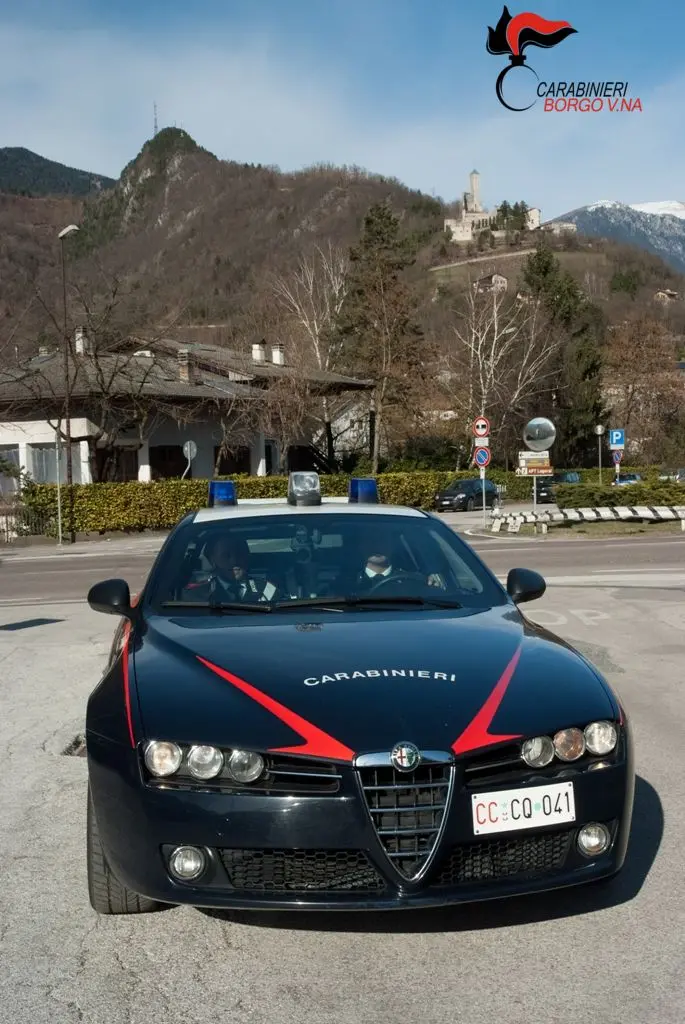 Borgo, mostra i genitali a due ragazze minorenni: incastrato dal video girato da una signora