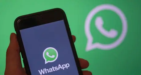 “Spenti” Whatsapp e Facebook