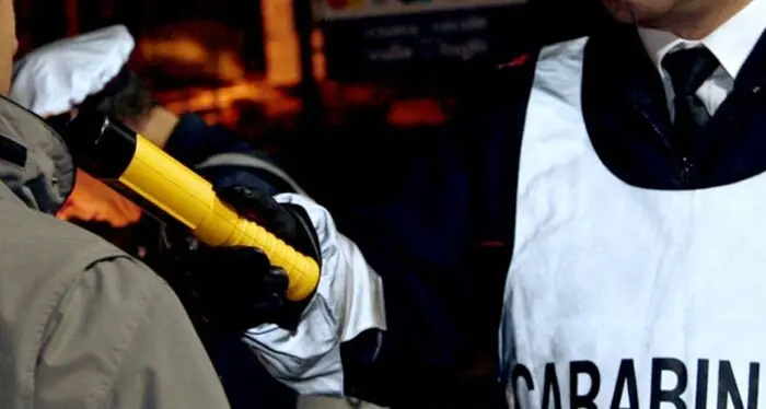 Rovereto, controlli fuori dai locali da ballo a Rovereto: tre patenti ritirate