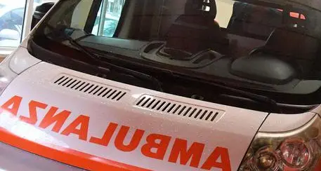 Motociclista esce di strada a Sover, è ferito ma non in pericolo di vita