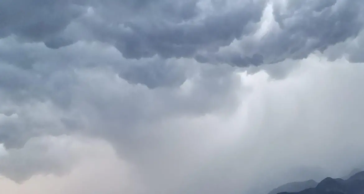 Maltempo in Trentino: diversi interventi nella notte, tetto scoperchiato a Darè