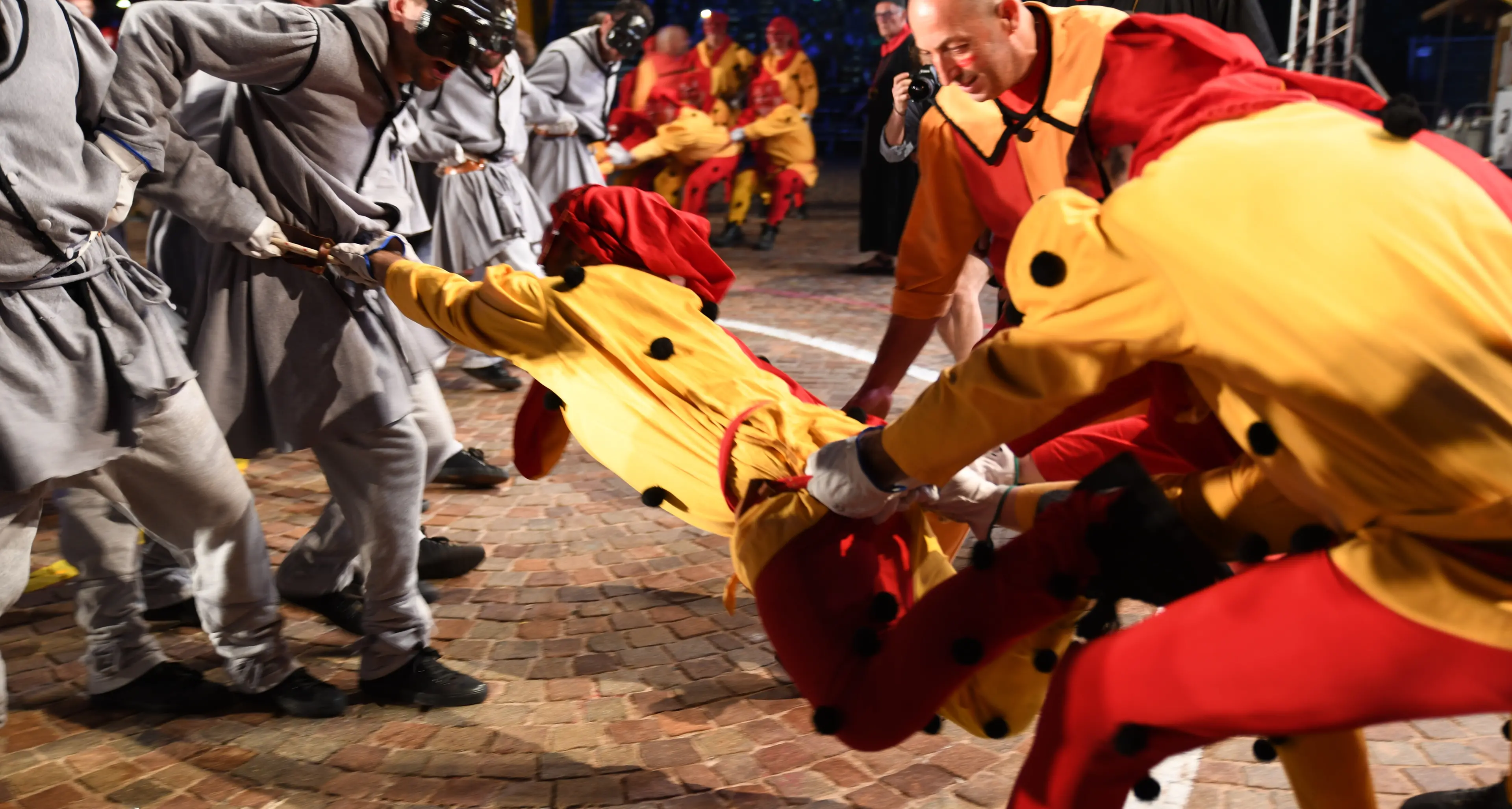 Feste vigiliane: alla fine la polenta va ai Ciusi