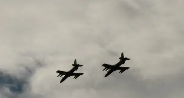 Le Frecce tricolori fanno le prove nei cieli di Trento