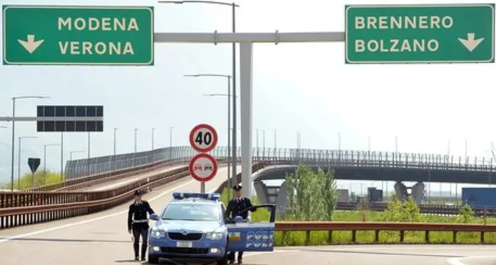 Panico sull’A22: camion viaggia contromano per ben 13 chilometri