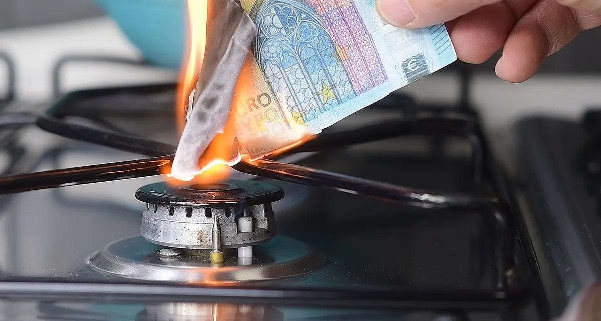 Gas e luce, che stangata: in Trentino Alto Adige la bolletta più cara d’Italia: 3043 euro a famiglia