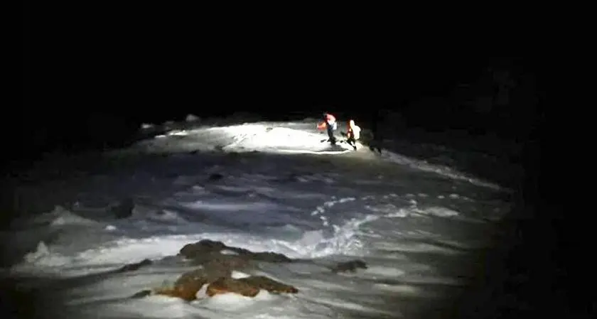 Non trova il figlio e dà l’allarme: giovane scialpinista localizzato dal Soccorso alpino nella notte in Panarotta