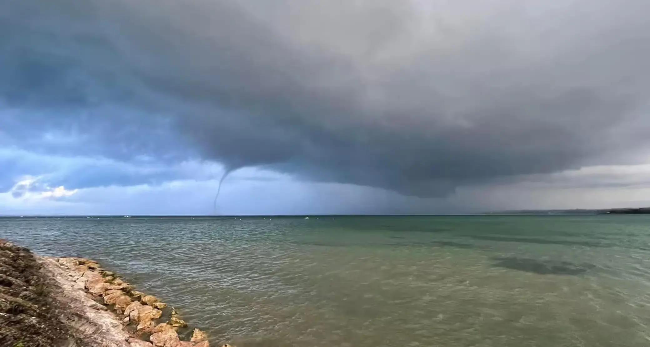 Basso Garda: le piogge gonfiano il lago, ora è a 94,1 centimetri