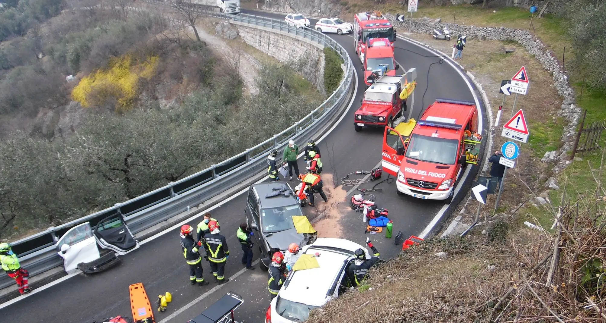 Frontale a Nago, due automobiliste trasportate in elicottero a Trento