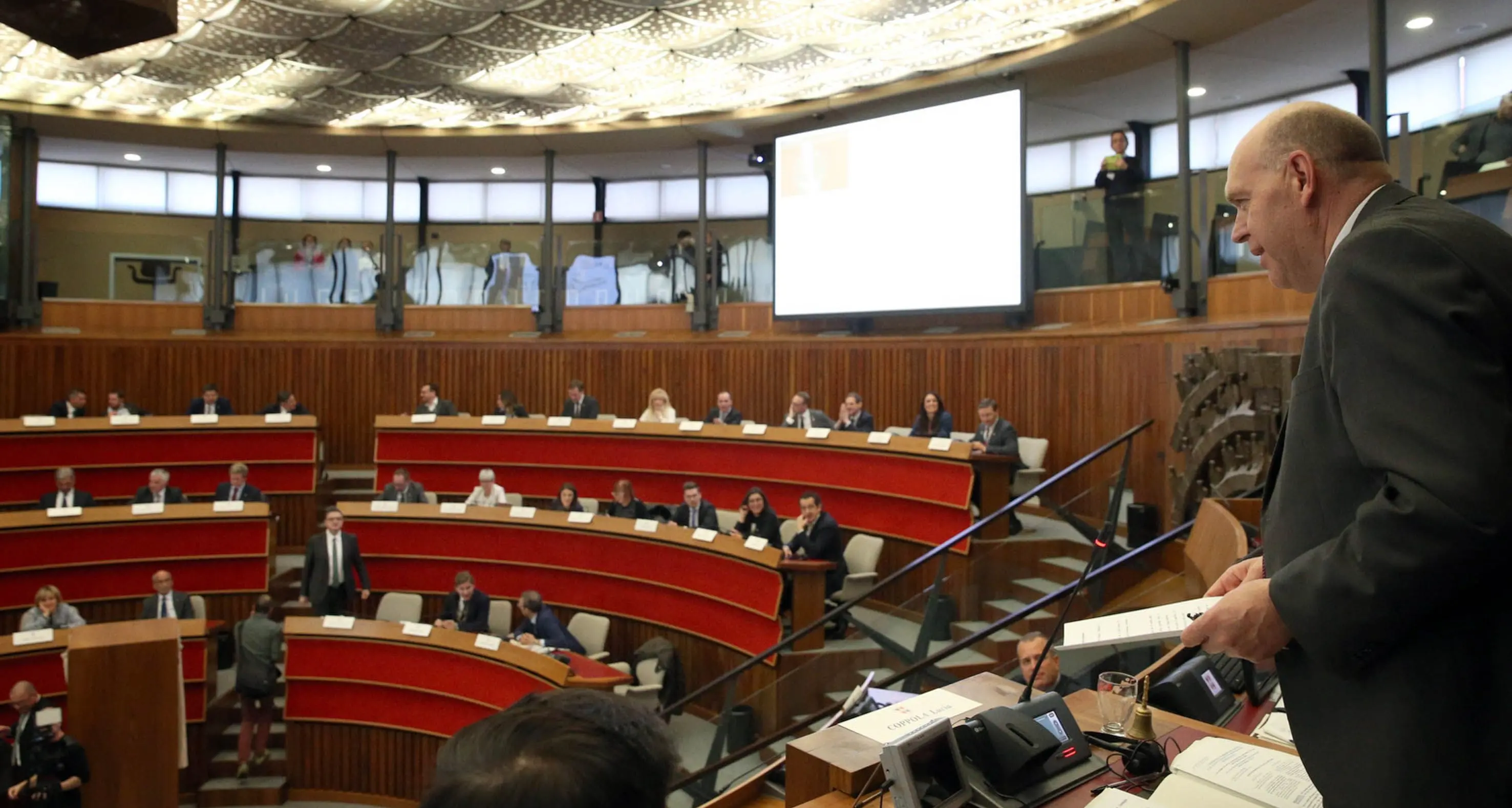 Cgil-Cisl-Uil: «sull’indennità dei consiglieri regionali è mancato il coraggio»