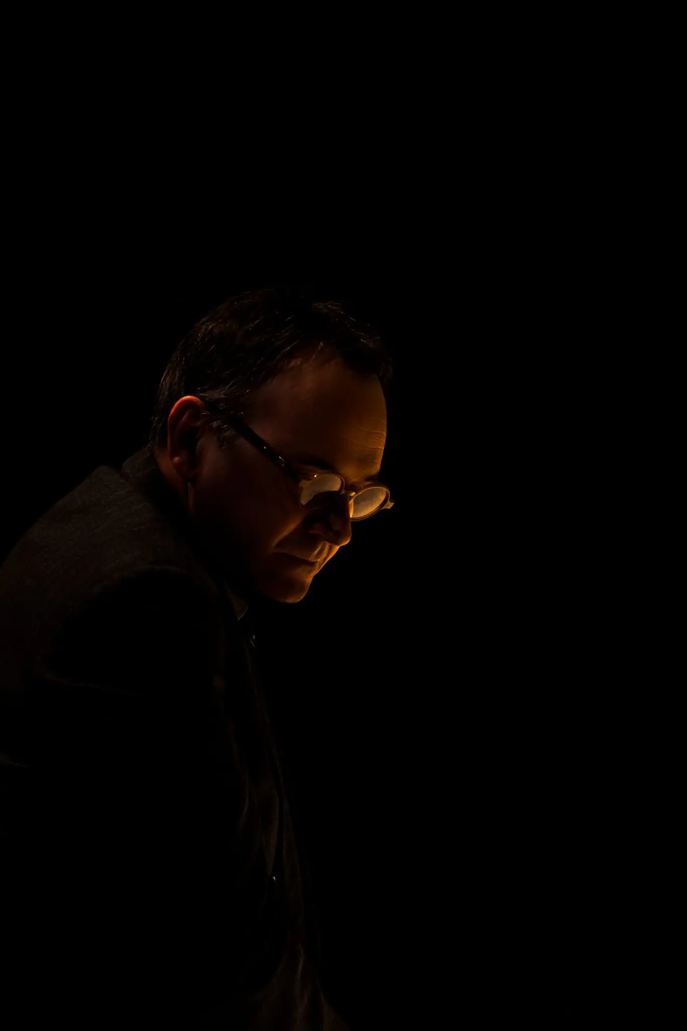 La storia dell’uomo/statista Alcide Degasperi portata in scena sul palco del Teatro Sociale